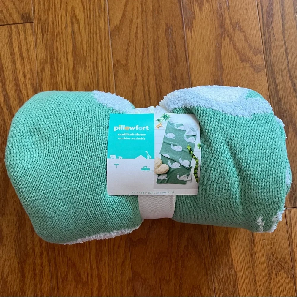 Pillowfort Knit Throw Blanket snail design brand new nwt 48” x 58” - Picture 2 of 5